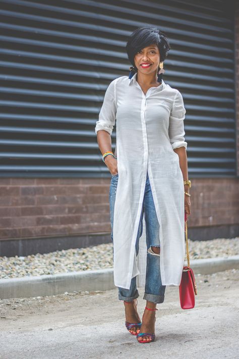 Zara Earrings, Sweenee Style, Long White Shirt, Outfits Black Women, Moda Do Momento, Older Women Fashion, Cool Summer Outfits, Fashion Jackson, White Button Down