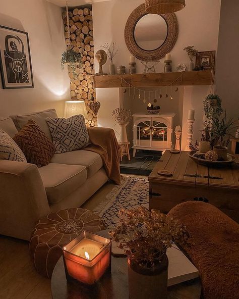 𝕭𝖊𝖙𝖍 on Instagram: "Another wet n windy day ! And a day off! The best combo ! 🤎 ▽▽▽▽▽▽▽ ▽▽▽▽▽▽▽ ▽▽▽▽▽▽▽ ▽▽▽▽▽▽▽ #cosyhome #cosy #cosylivingroom #cosyvibes …" Cosy Houses Interior, Simple Cosy Home, Cosy Apartment Bedroom, Cosy House Decor, Cosy House Interior, Cosy Cottage Decor, Cosy Cottage Living Room Ideas, Front Room Decorating Ideas Cozy, Cosy Cottage Interior