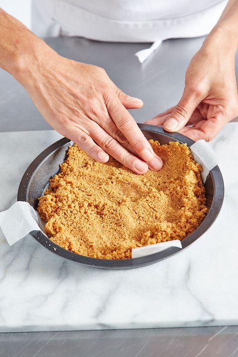 How to make a pie crumb crust | Better Homes and Gardens Crumb Crust, Pie Tin, How To Make Pie, Food Combining, Perfect Pies, Desserts Recipes, Homes And Gardens, Food Trends, Trifle