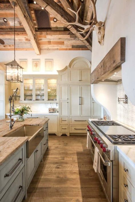 Absolutely stunning farmhouse style home nestled on Lake Travis, Texas Modern European Farmhouse, Farmhouse Interior Design, French Country Kitchens, European Farmhouse, Popular Kitchens, Farmhouse Kitchen Design, Classic Kitchen, French Country Kitchen, Farmhouse Interior