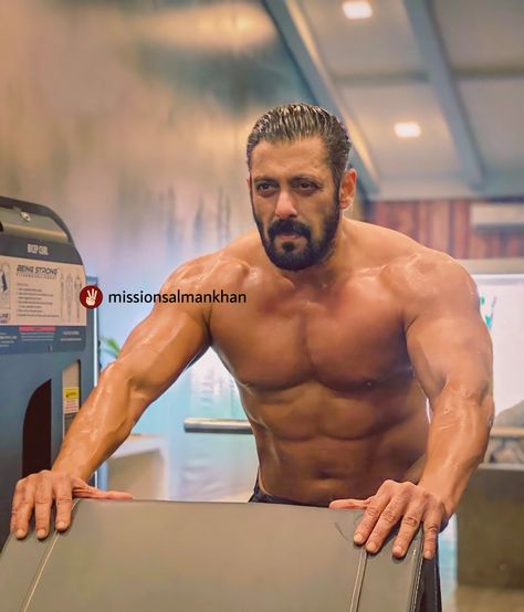 #BeingSalmanKhan #SalmanKhan #beingstrong Indian Bodybuilder, Telugu Hero, Black Blazer Men, Salman Khan Photo, Fitness Wallpaper, New Images Hd, Indian Celebrity, Gym Pictures, Bungalow Exterior