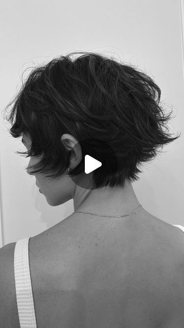 122K views · 10K likes | Faik Zekaj on Instagram: "Mood #short #cut #trend #cotril #mood #reels" Short Wolf Cut Back View, Wolf Cut Back View, Short Wolf Cut, 2023 Mood, Wolf Cut, Short Cut, Back View, Bangs, Hair