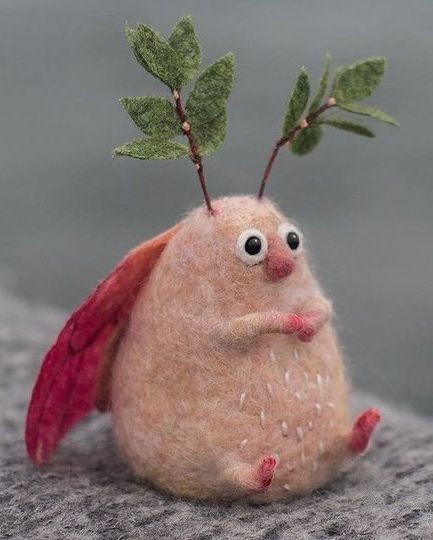 Cute Felted Things, Needle Felt Snail, Needle Felt Creatures, Needle Felted Fantasy Creatures, Needle Felted Creatures, Needle Felting Art, 3d Felting, Needle Felt Art, Felt Creatures