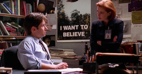 Vince Gilligan, Mulder Scully, Fox Mulder, Dana Scully, David Duchovny, Gillian Anderson, Bad Blood, Buffy The Vampire, Tv Guide