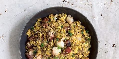 stirfry-gear-patrol-lead-featured Yangzhou Fried Rice, Make Fried Rice, Delicious Food Image, Making Fried Rice, Peas And Carrots, Roasted Potato Recipes, Scrambled Egg, Barbecue Pork, Yangzhou