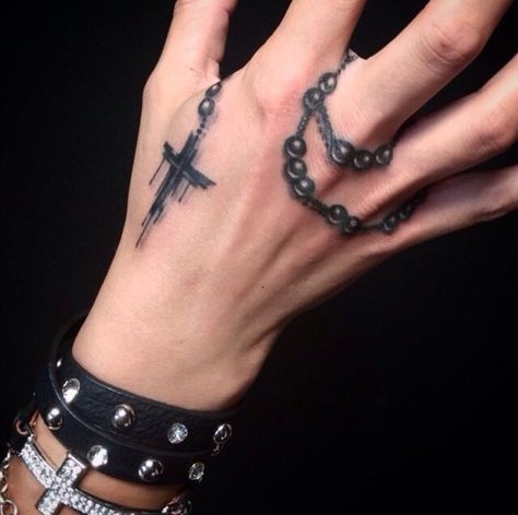 Love this piece! Rosary Tattoo Wrist, Rosary Tattoo On Hand, Rosary Bead Tattoo, Cross Tattoo On Hand, Tato Salib, Rosary Tattoo, Rose Hand Tattoo, Tattoo On Hand, Necklace Tattoo