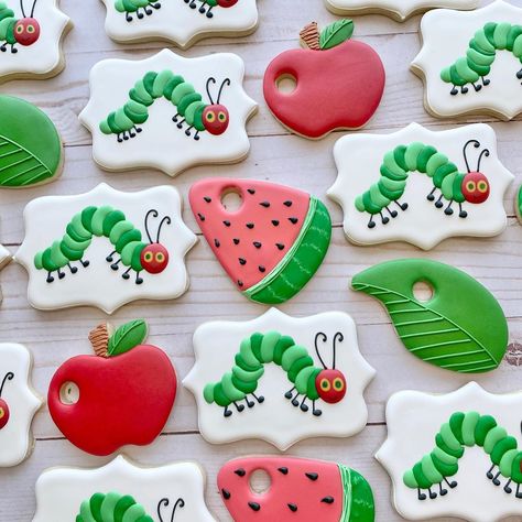 Caterpillar Cookies, Hungry Caterpillar Cupcakes, Hungry Caterpillar Cake, Baby First Birthday Themes, Hungry Caterpillar Party, Hungry Caterpillar Birthday, Fruit Cookies, Leaf Cookies, Baby Cookies