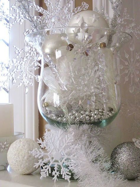 33 Eye Catching Centerpieces for Christmas Winter Mantels, Winter Centerpieces, Deco Table Noel, Winter Wonderland Baby Shower, White Christmas Decor, Snowflake Decorations, Holiday Centerpieces, Silver Christmas, Noel Christmas