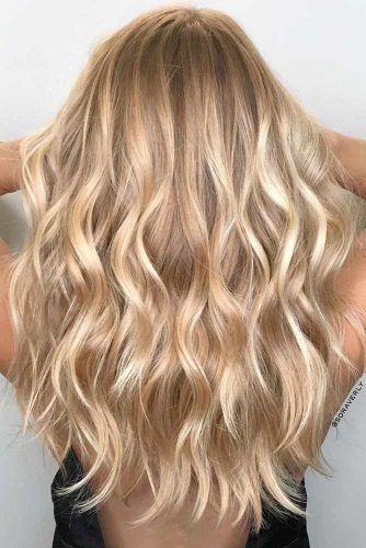 The Trendiest Blonde Hair Colors picture 5 Champagne Blond, Warm Blonde Hair, Hair Color Pictures, Long Blonde Wig, Neutral Blonde, Kadeřnické Trendy, Blonde Waves, Champagne Blonde, Blonde Hair Inspiration