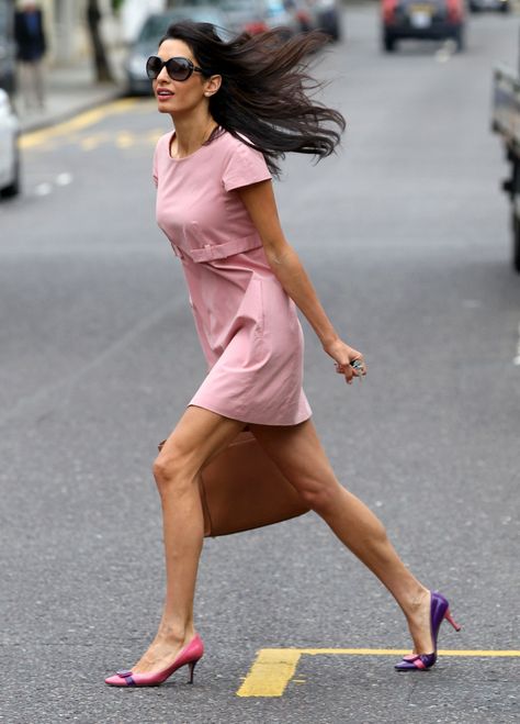 Amal Alamuddin wears mismatched shoes, bubble-gum pink dress: ADORABLE Amal Alamuddin Style, Amal Clooney Style, Amal Alamuddin, Amal Clooney, Casual Chique, Stylish Couple, Cool Summer Outfits, Popsugar Fashion, Summer Work Outfits