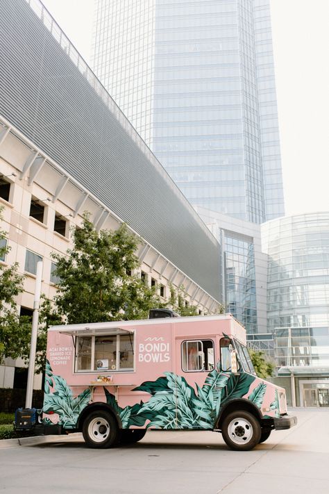 Pink food truck tropical agave smoothie bowls Bondi Bowls, Pink Food Truck, Styled Shoot Ideas, Side Hussle, Cafe Vibes, Coffee Van, Photoshoot Summer, Pink Food, Acai Bowls