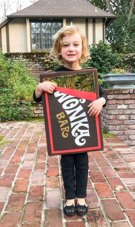 Wonka Bar - Cardboard box, brown felt, Gold wrapping paper, black sharpie marker, brown, white and gold costruction paper, glue and scissors. Came together in one afternoon! Golden Ticket Costume, Willy Wonka Halloween, Diy Chocolate Bars, Willy Wonka Costume, Wonka Bar, Wonka Chocolate, Gold Wrapping Paper, World Book Day Costumes, Book Day Costumes