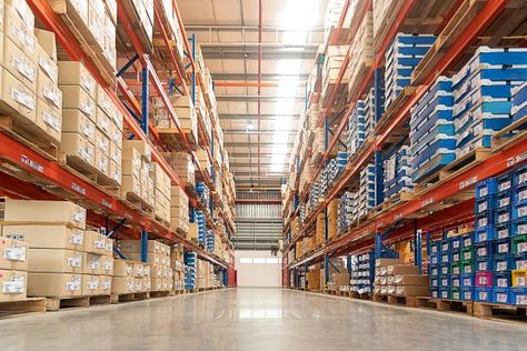 Are Lowe’s and Home Depot Centralized Buying? Warehouse Club, Industri Modern, Wholesale Distributors, Storage Facility, Racking System, Industrial Storage, Self Storage, Supply Chain Management, Supply Chain