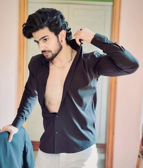 Boy Dpz Stylish, Male Dp, Mens Hairstyles With Beard, Best Couple Pics For Dp, Stylish Pic, Actress Hairstyles, Mens Photoshoot Poses, Army Girlfriend Pictures, Boy Pic