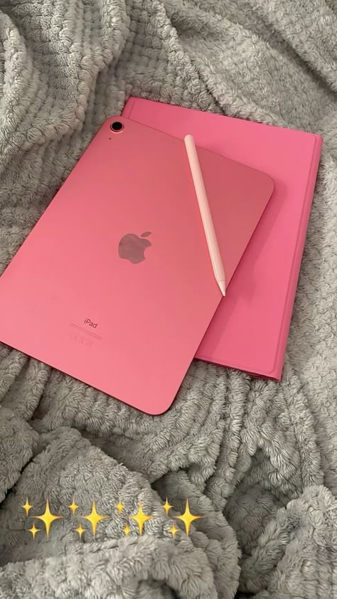 Pink Apple Products, Ipad Pink Aesthetic, Ipad 10th Generation Pink, Pink Apple Ipad, Ipad With Pen, Pink Ipad Aesthetic, Pink Ipad Case, Ipad Pink, Apple Tablet