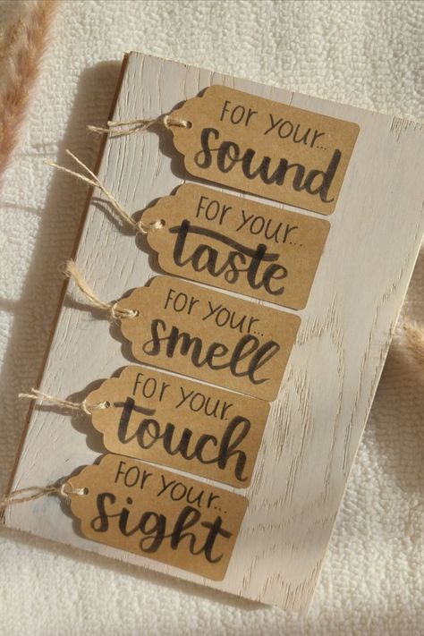 five kraft labels for each sense The Five Senses Gift, Anniversary Message For Boyfriend, Five Senses Gift, Senses Gift, Handmade Anniversary Gifts, Surprise Gifts For Him, Gift For Your Boyfriend, The Five Senses