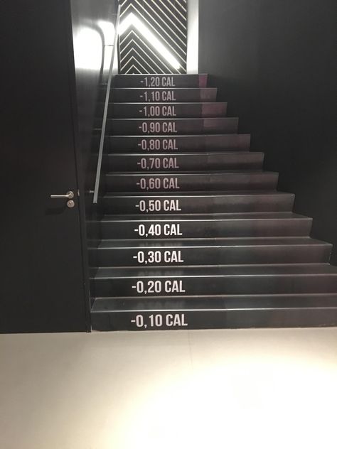 Gym Stairs Design, Gym Entrance Design Entry Ways, Commercial Gym Design Ideas, Gym Lobby Design, Modern Gym Exterior, Women Only Gym Design, Gym Bar Design, Gym Design Interior Industrial, Gym Building Design Exterior