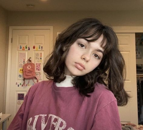 Dark Hair Bangs, Short Hair Fringe, My New Haircut, Wispy Hair, Edgy Haircuts, Hippie Hair, Hair Inspiration Short, Hairstyles For Layered Hair, Haircuts For Wavy Hair