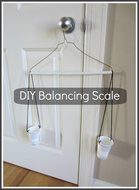 Relentlessly Fun, Deceptively Educational: DIY Balancing Scale. Awesome, cheap,and easy for incorporating math and science in the classroom. Such a fun tool that can be used for a check-in activity, small group activity, or science/ math center. The ideas are endless! Balancing Scale, Eyfs Maths, Science Tricks, Science Experience, Pre-k Science, Preschool Centers, Math And Science, Math Measurement, Simple Machines