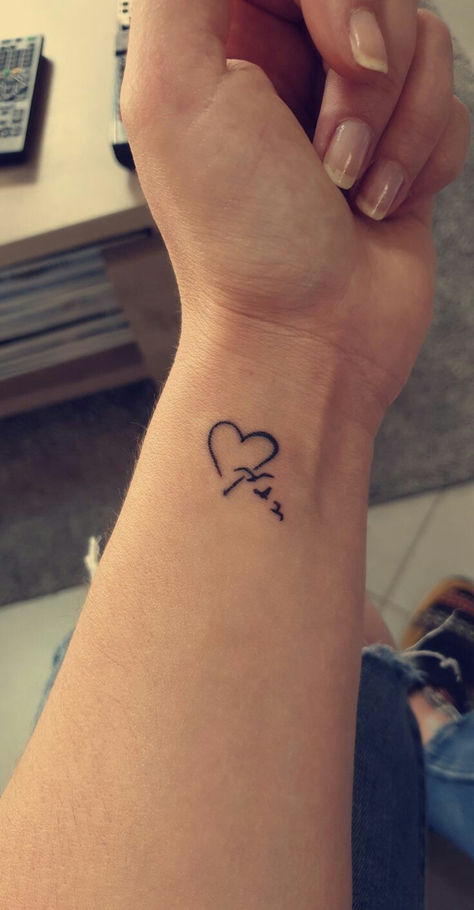 Wrist Tattoo Ideas Female Meaningful, Attitude Tattoos For Girl, Positive Tattoos For Women Symbols, Tattoo Ideas On Wrist, First Tattoo Ideas For Women Meaningful, Seamless Tattoo, Mini Tattoo Ideas, Miniature Tattoos, Simple Symbols