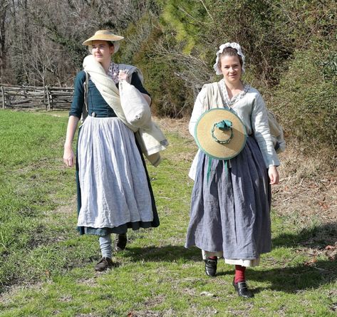 Camp followers.  Click on image to ENLARGE. Beauty And The Beast Costume, Farm Women, Colonial Dress, Beast Costume, 18th Century Costume, 18th Century Clothing, Historical Reenactment, 18th Century Fashion, Century Clothing