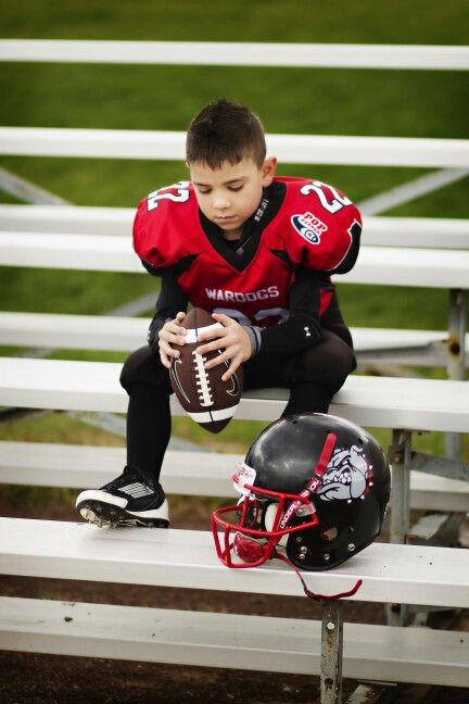 Youth Football photo idea Mother Son Football Poses, Football Photoshoot Ideas Kids, Peewee Football Pictures, Mom And Me Football Pictures, Youth Football Picture Ideas, Kid Football Pictures, Little League Football Picture Ideas, Diy Football Pictures, Football Pictures Kids