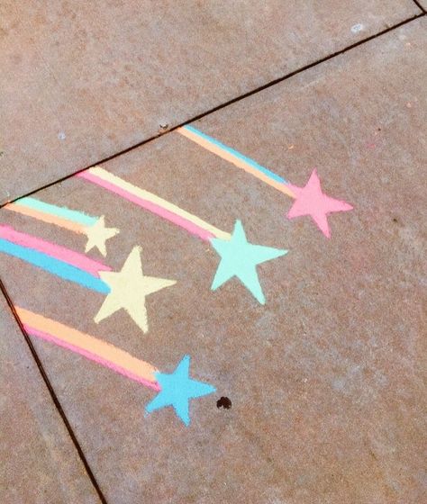 Color the Stars shared by Star Girl on We Heart It Chalk Art Ideas, Fun Chalk Art, Chalk Design, Chalk Wall, Sidewalk Chalk Art, Sidewalk Art, Chalk It Up, Chalk Drawings, Sidewalk Chalk