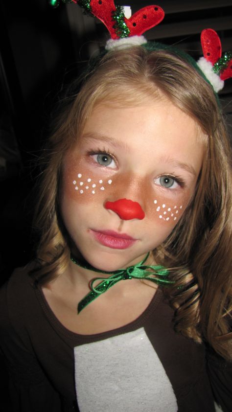 Maquillaje navideño de Rudolf, el reno Rudolph Makeup, Rudolph Costume, Reindeer Face Paint, Reindeer Makeup, Christmas Face Painting, Reindeer Costume, Painting Kids, Nice Face, Face Painting Easy