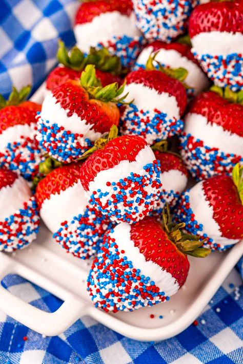 4th of July Strawberries Memorial Day Desserts, 4th July Food, Patriotic Food, Patriotic Desserts, Blue Desserts, 4th Of July Desserts, Slow Cooker Desserts, Festive Desserts, Fourth Of July Food