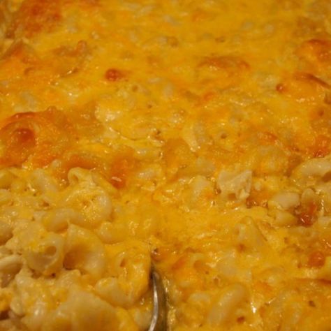 Sweetie Pie’s Macaroni & Cheese Sweetie Pies Recipes, Baked Mac And Cheese Recipe, Soul Food Restaurant, Macaroni Cheese Recipes, Best Mac And Cheese, Baked Mac N Cheese, Baked Macaroni, Baked Mac, Giada De Laurentiis