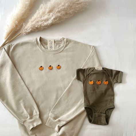 This unique and trendy matching family outfit is perfect for family holidays, fall baby showers, and photoshoots! This is also perfect for gifting to your loved ones!  Note: This is not sold as a set, each sweatshirt/shirts needs to be purchased individually! :)  The letters (patches) and are heat pressed. Our sweatshirts run in a UNISEX fit. The sweaters naturally have a slightly oversized fit giving extra room for moving around and comfort! For this reason, we highly recommend getting your tru Theme Park Maternity Outfit, Mom And Baby Shirts, Fall With A Baby, Mommy And Me Sweatshirt, Mommy And Me Boy Outfits, Mom And Baby Boy Matching Outfits, Gender Nuteral Baby Outfits, Mommy And Baby Outfits, Mommy And Baby Matching Outfits