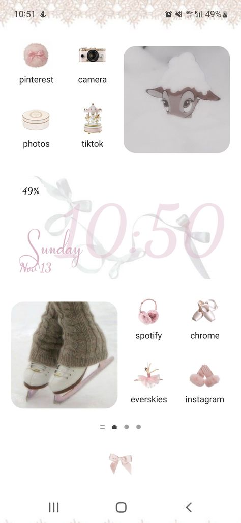 Girly Home Screen Layout, Pink Winter Homescreen, Coquette Wallpaper Layout, Pink And White Homescreen Layout, Coquette Home Screen Ideas, Phone Themes Winter, White Home Screen Layout, Home Screen Ideas Coquette, Home Screen Layout Iphone Winter