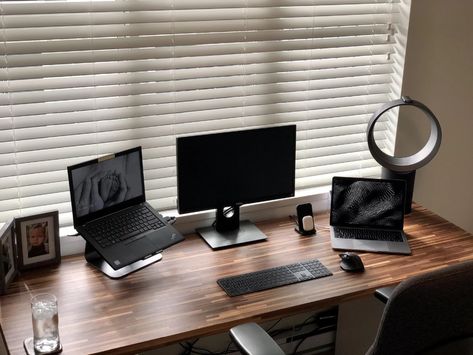 Clean dual laptop setup with DIY IKEA PINNARP and ALEX desk | Remote Setups Multi Laptop Desk Setup, 2 Laptop Desk Setup, Notebook Desk Setup, Laptop Desk Setup, Ruang Studio Musik, Desk Station, Studio In Casa, Laptop Setup, Minimal Desk Setup