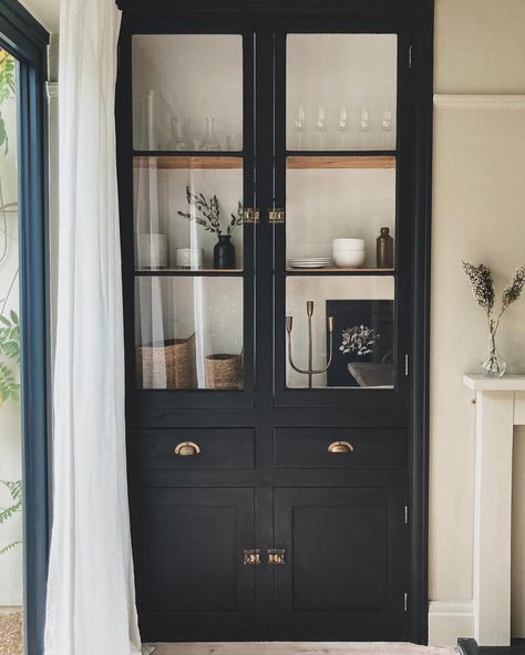 Built In Hutch Makeover, Built In Corner Cabinet Dining Room, Modern Hutch, Good Saturday Morning, Picture Rails, Built In Hutch, Hutch Makeover, Kitchen Hutch, Hutch Decor