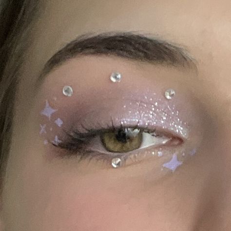 Makeup Look Glitter, Eras Makeup, Eras Tour Makeup, Midnights Outfit, Taylor Fits, Taylor Swift Eyes, Taylor Swift Makeup, Gem Makeup, Concert Makeup