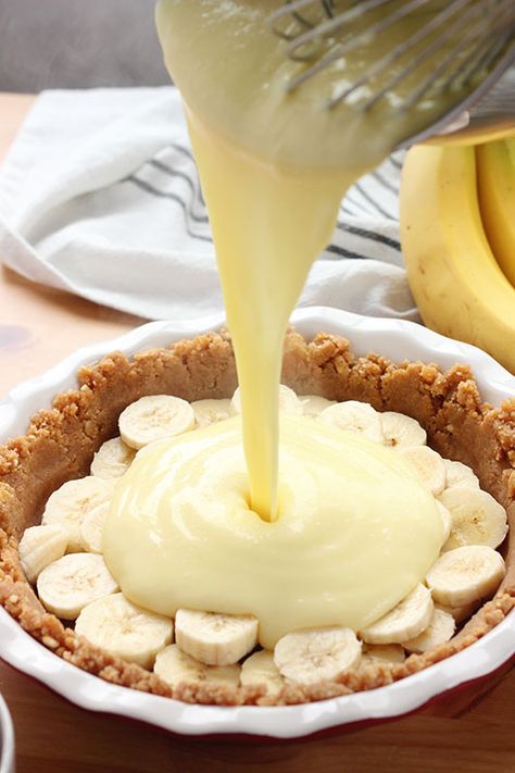 Old Fashioned Banana Cream Pie, Easy Banana Cream Pie, Dinner Pies, Banana Cream Pie Recipe, Banana Pie, Kolaci I Torte, Cream Pie Recipes, Banana Cream Pie, Think Food