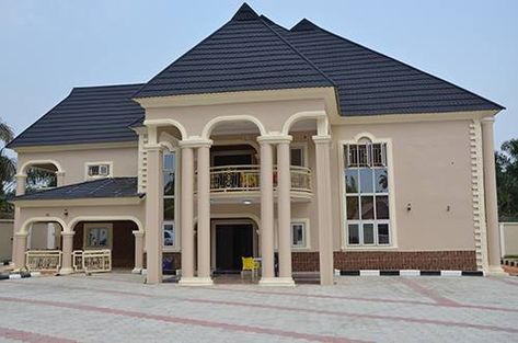 Features of Luxury Houses in Nigeria - PropertyPro Insider Houses In Nigeria, Home Curb Appeal, House Plans With Pictures, Exterior Home Design, Decorate A Room, Luxury Real Estate Marketing, Classic House Exterior, Southwestern Home, House Design Pictures