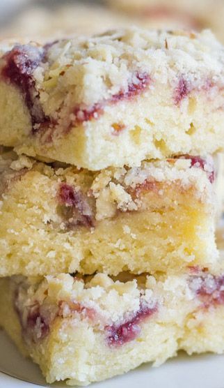 Raspberry Cookie Bars Recipes, Raspberry Cookie Bars, Raspberry And Almond Cake, Raspberry Crumb Bars, Raspberry Cake Recipes, Almond Desserts, Crumb Bars, Raspberry Desserts, Raspberry Almond