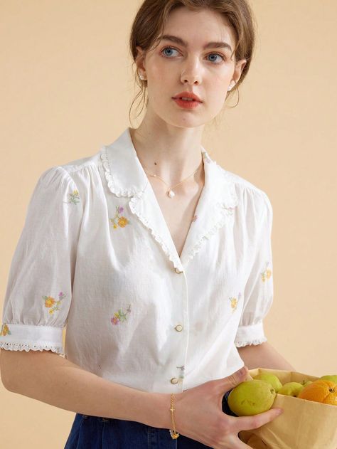 [PaidAd] White Casual Collar Short Sleeve Cotton Floral Shirt Embellished Non-Stretch Women Clothing #womenfloralblouse Cotton Tops Designs, Stylish Tops For Women, Women Floral Blouse, Style Guru, Puff Sleeve Shirt, Simple Retro, Retro Women, Women Blouses, Floral Print Shorts