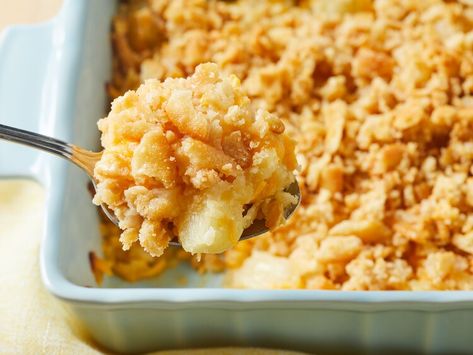 33 Delicious Ways to Use Ritz Crackers Shoepeg Corn Casserole, Ritz Cracker Recipes, Pineapple Casserole, Ritz Cracker, 5 Ingredient Dinners, Cracker Recipes, Ritz Crackers, Salad Side Dishes, 30 Minute Meals