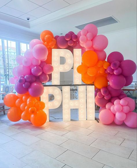 Sorority Event Decorations, Cmnh Philanthropy Decor, Sorority Recruitment Room Decorations, Sorority Recruitment Rooms, Sorority Philanthropy Events, Adpi Recruitment, Sorority Recruitment Decorations, Recruitment Decorations, Sisterhood Round