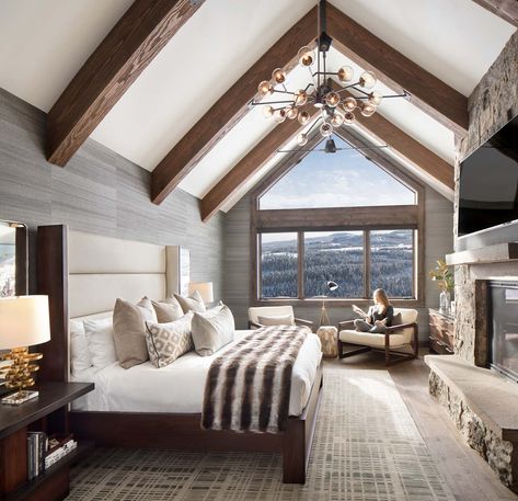 60 Absolutely Dreamy Bedrooms Featured on One Kindesign for 2018 Mountain Bedroom, Modern Mountain Home, Mid Century Modern Bedroom, Dreamy Bedrooms, Bedroom Layouts, Mountain Home, Rustic Bedroom, Big Sky, Contemporary Bedroom