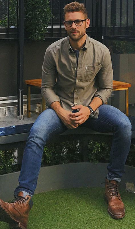 Mens Fall Outfits, Boots Outfit Men, Mens Business Casual Outfits, Men Fashion Casual Shirts, Stylish Men Casual, Fall Outfits Men, Mens Casual Dress Outfits, Men Stylish Dress, Formal Outfits