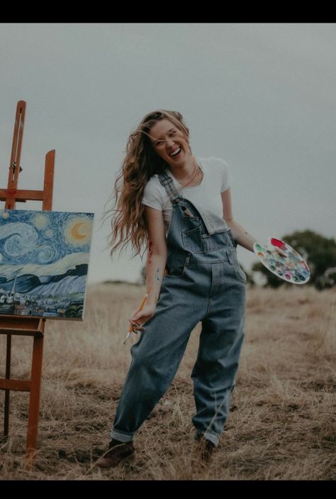 Artist Photoshoot With Painting, Hobby Senior Pictures, Painter Outfit Ideas, Artist Outfits Painter, Senior Pictures With Paint, Painter Outfit Artists, Photoshoot With Paintings, Painting Senior Pictures, Outdoor Painting Photoshoot