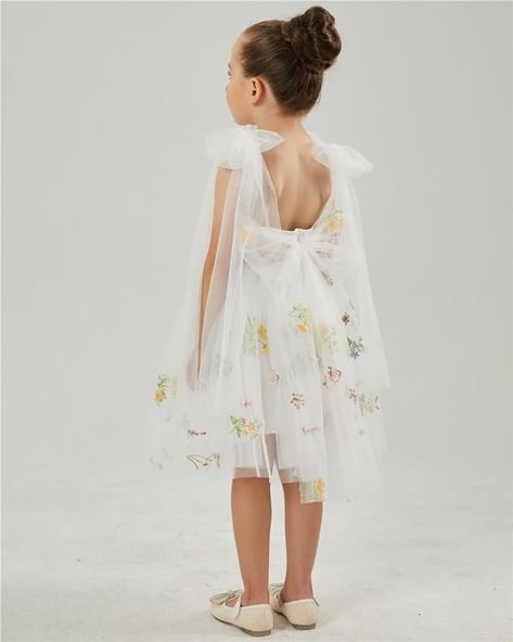 Amazon.com: 2Bunnies Girl Enchanted Floral Embroidered Tulle Flower Lace A-Line Garden Party Flower Girl Dress: Clothing, Shoes & Jewelry White Dress For Toddler Girl, 2024 Flower Girl Dresses, Garden Wedding Flower Girl, Wildflower Flower Girl Dress, Spring Flower Girl Dresses, Garden Party Wedding Flowers, Pastel Flower Girl Dresses, Flower Girl Dresses Spring, Floral Flower Girl Dresses