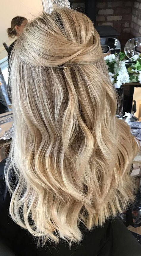 Easy half up half down We have a simple half up for dirty blonde looks. This one has two separate hair from left and right... Blonde Looks, Easy Wedding Guest Hairstyles, Easy Wedding, Simple Prom Hair, Hairstyles Indian, Guest Hair, Birthday Hairstyles, Hairstyles Trendy, Wedding Guest Hairstyles