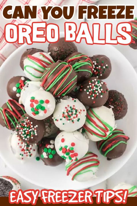 Non Bake Desserts, Oreo Balls Christmas, Kids Christmas Treats, Oreo Balls Recipe, Oreo Truffles Recipe, Oreo Cookie Balls, Christmas Candy Gifts, Oreo Balls, Cookie Table