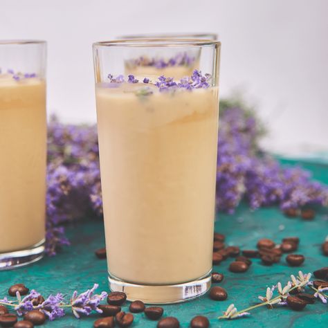 Lavender Moodboard, Lavender Drinks, Blueberry Latte, Blueberry Iced Coffee, Cozy Beverages, Summer Latte, Floral Recipes, Coffee Essentials, Almond Cow