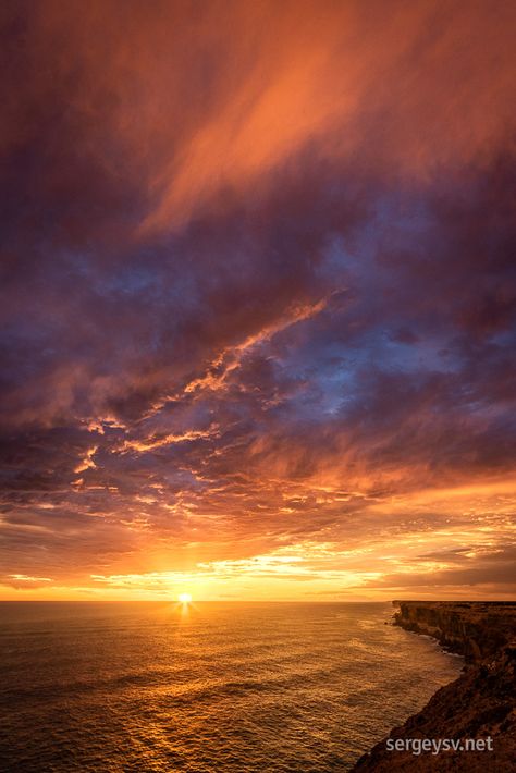 The best sunset I've ever seen. Nullarbor Plain in South Australia is definitely a great place for them! #sky Nullarbor Plain, Best Sunset, South Australia, On The Edge, The Edge, Great Places, Places To See, Around The Worlds, Australia