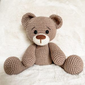 Classic Teddy Bear Crochet Pattern, Free Crochet Bear Pattern Amigurumi, Bear Crochet Patterns Free, Free Teddy Crochet Pattern, Free Crocheted Animal Patterns, Crochet Bear Pattern Free Easy, Free Crochet Stuffed Animal Patterns Easy, Crochet Bear Easy, Crochet Animal Patterns Free Amigurumi